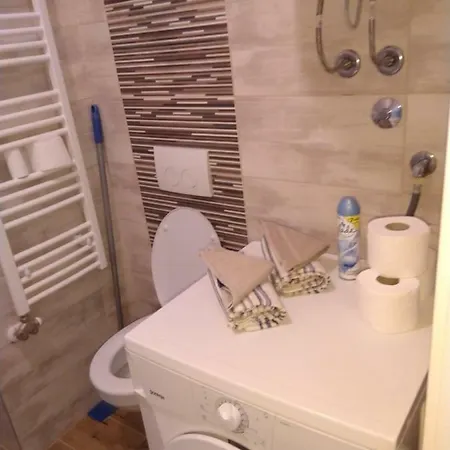 Stan Na Dan U Blizini Trznog Centra Delta Planet